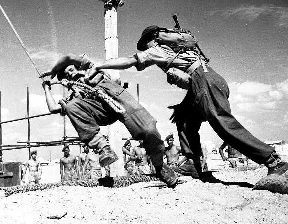 Images/1951 1LF 1950   Fayid    Training Assault Course793.jpg